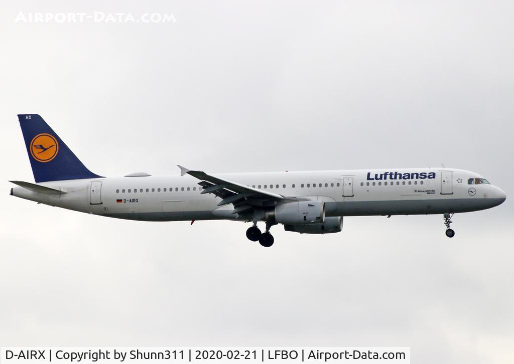 D-AIRX, 1998 Airbus A321-131 C/N 0887, Landing rwy 32L... Wifi pod mounted...