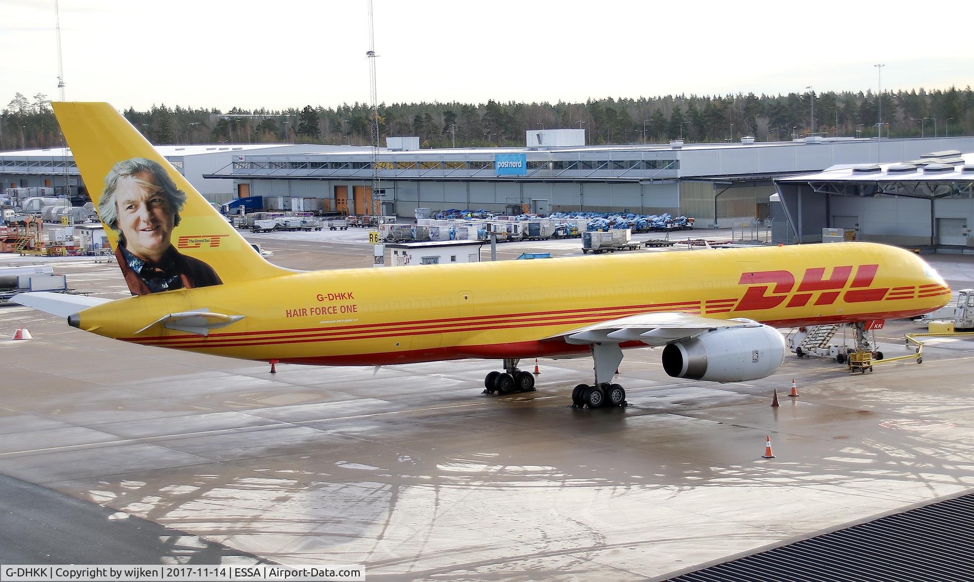 G-DHKK, 2001 Boeing 757-28A C/N 32449, Ramp R
