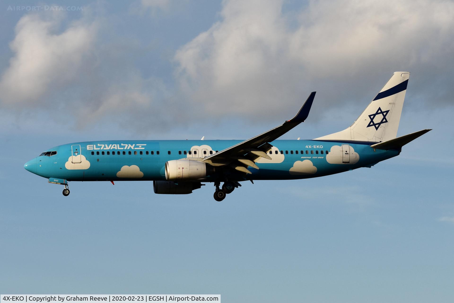 4X-EKO, 2003 Boeing 737-86Q C/N 30287, Landing at Norwich.