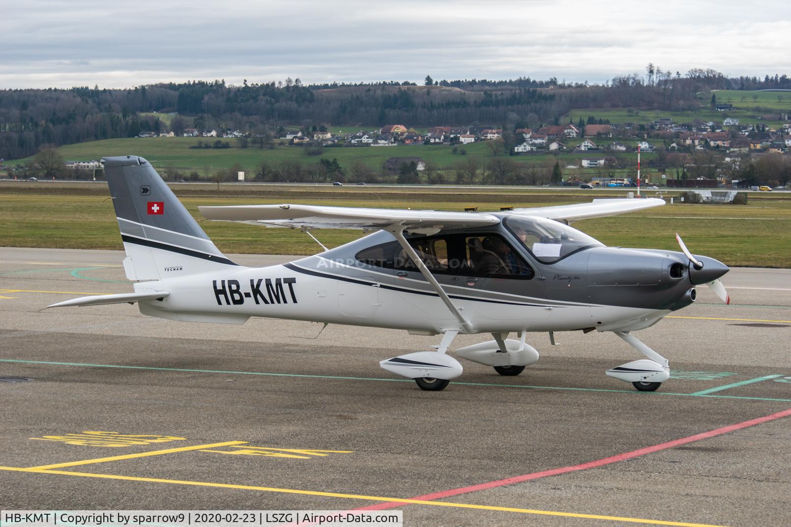 HB-KMT, 2015 Tecnam P-2010 C/N 009, Departure briefing. Left the Swiss register 2023-03-17.