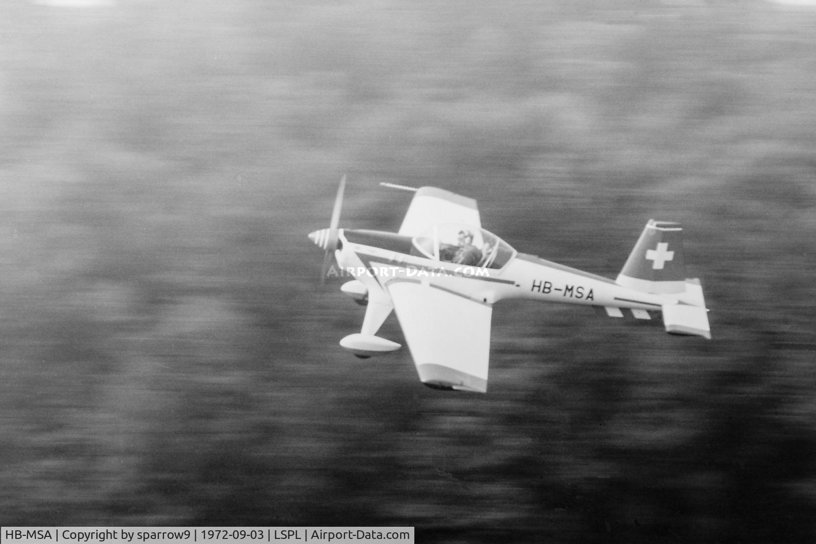 HB-MSA, 1971 Hirth Hi.27 Akrostar MK.II C/N 4003, Fliegerchilbi Bleienbach 1972. Scanned from a 24x36mm b+w negative.