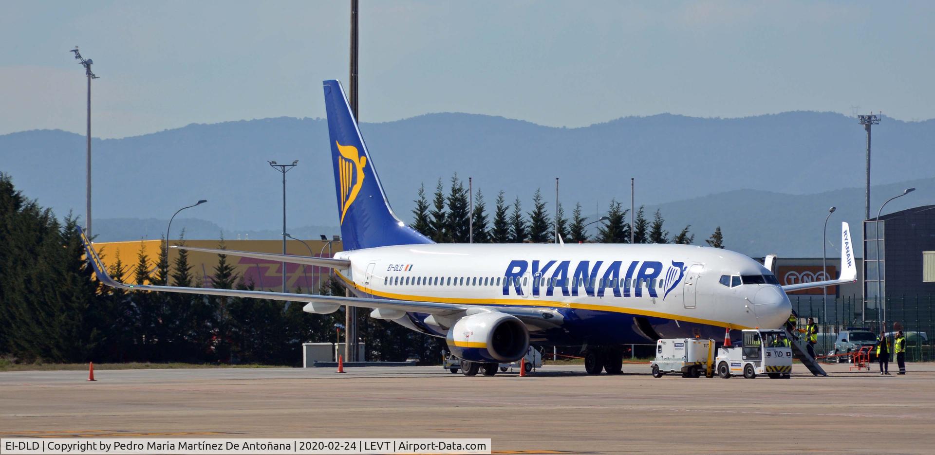 EI-DLD, 2005 Boeing 737-8AS C/N 33825, Aeropuerto de Foronda - Vitoria-Gasteiz - Euskadi - España