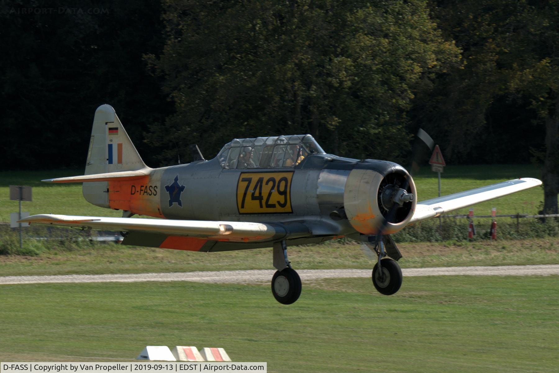 D-FASS, 1943 North American AT-6D Harvard III C/N 88-14383 (41-33820), North American Harvard Mk.III landing at Hahnweide airfield, Germany. OTT 2019