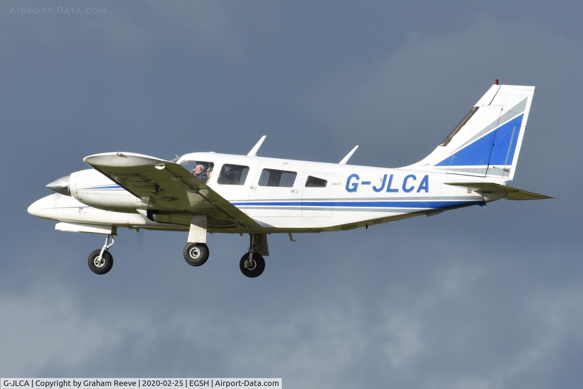 G-JLCA, 1978 Piper PA-34-200T Seneca II C/N 34-7870428, Landing at Norwich.