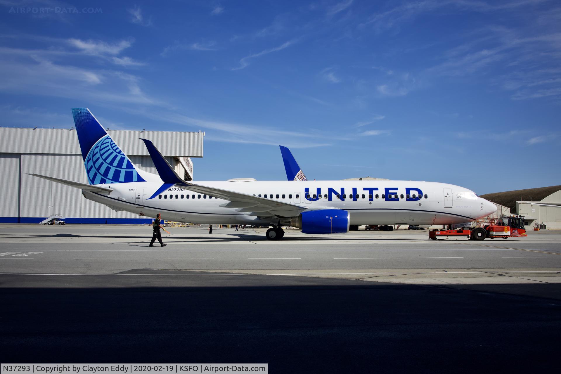 N37293, 2005 Boeing 737-824 C/N 33453, SFO 2020.