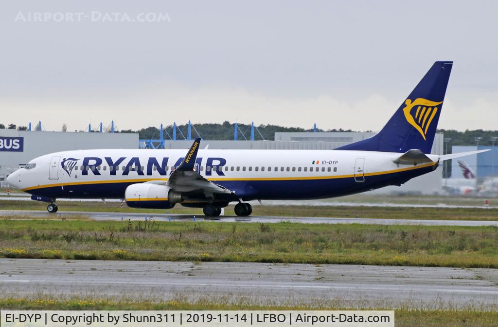 EI-DYP, 2008 Boeing 737-8AS C/N 37515, Ready for take off from rwy 14L