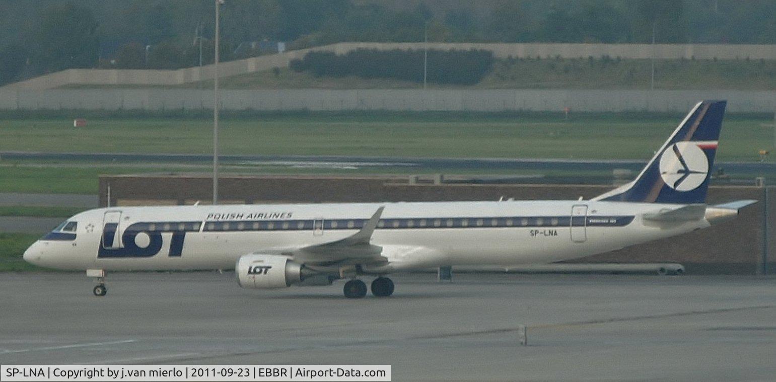 SP-LNA, 2011 Embraer 195LR (ERJ-190-200LR) C/N 19000415, Taxiing at Brussels