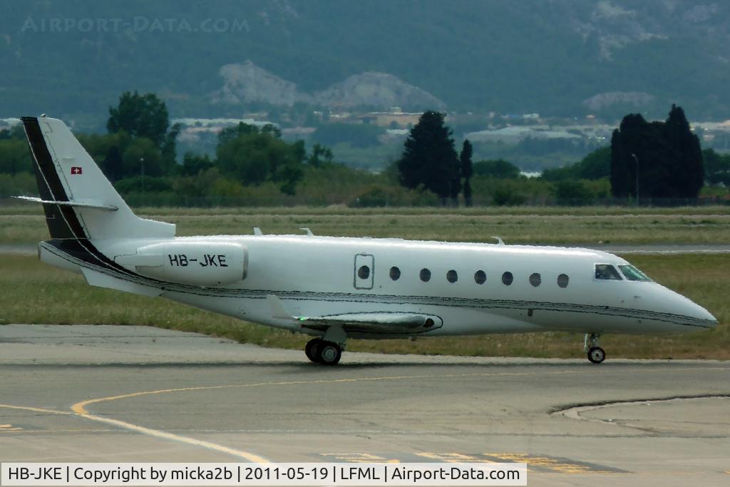 HB-JKE, 2009 Israel Aerospace Industries Gulfstream 200 C/N 231, Taxiing