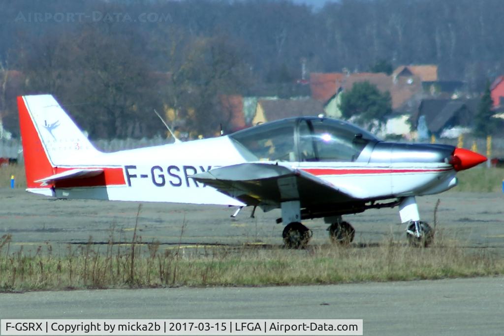 F-GSRX, Robin HR-200-120B C/N 330, Parked