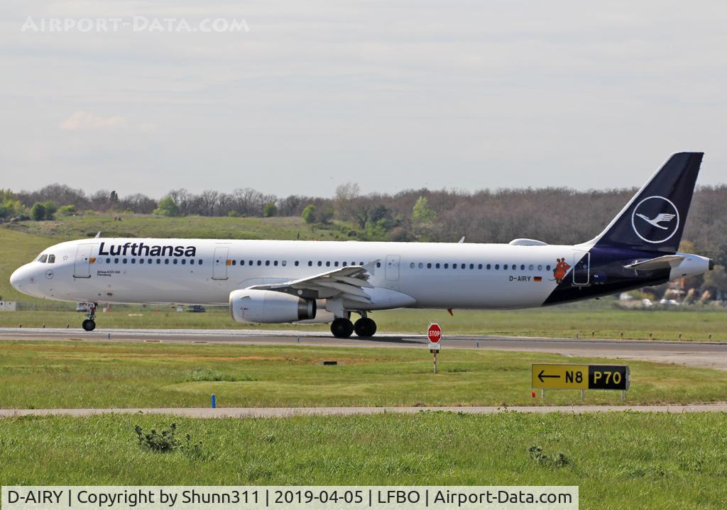 D-AIRY, 1998 Airbus A321-131 C/N 0901, Lining up rwy 14L in new c/s... Bauhaus patch only on left side...