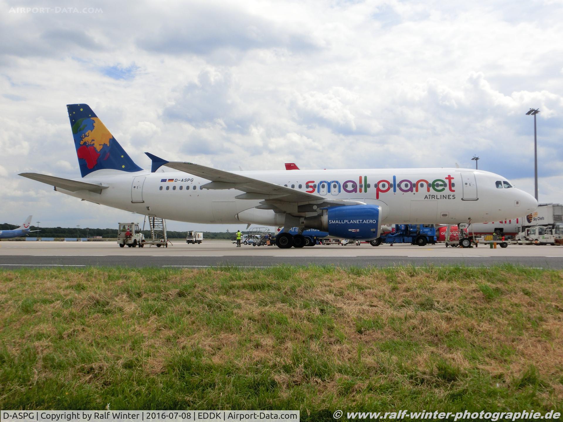 D-ASPG, 2005 Airbus A320-214 C/N 2529, Airbus A320-214 - 5P LLX Small Planet Airlines Germany stored 22.11.2017 BUD - 2529 - D-ASPG - 08.07.2016 - CGN