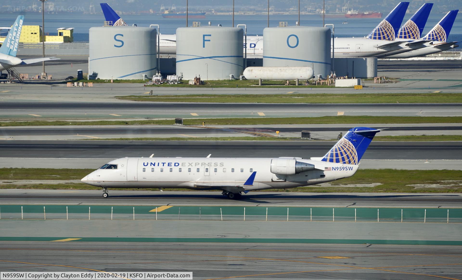 N959SW, 2003 Canadair CL-600-2B19 Regional Jet CRJ-200LR C/N 7840, Sky Terrace SFO 2020.