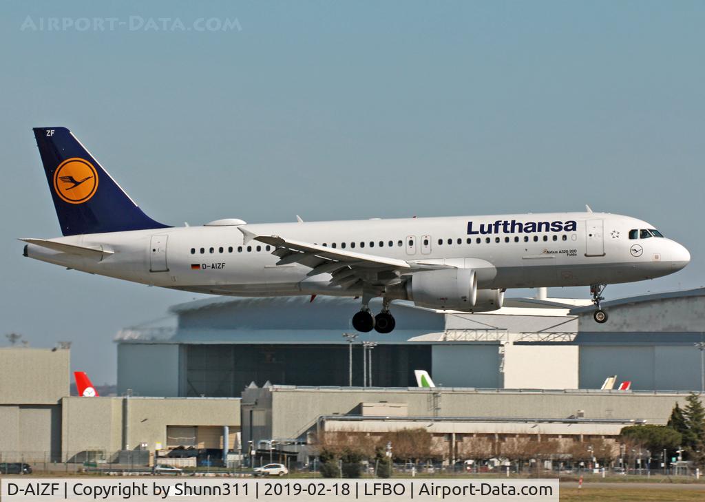 D-AIZF, 2010 Airbus A320-214 C/N 4289, Landing rwy 14R... Wifi pod mounted...