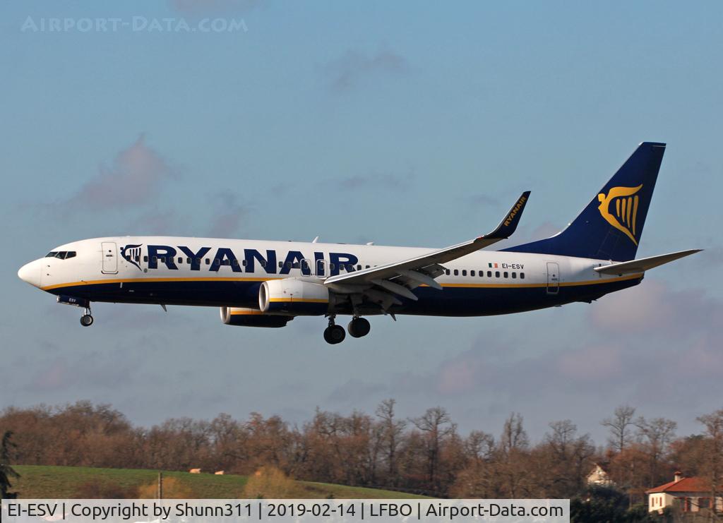 EI-ESV, 2011 Boeing 737-8AS C/N 34993, Landing rwy 14R