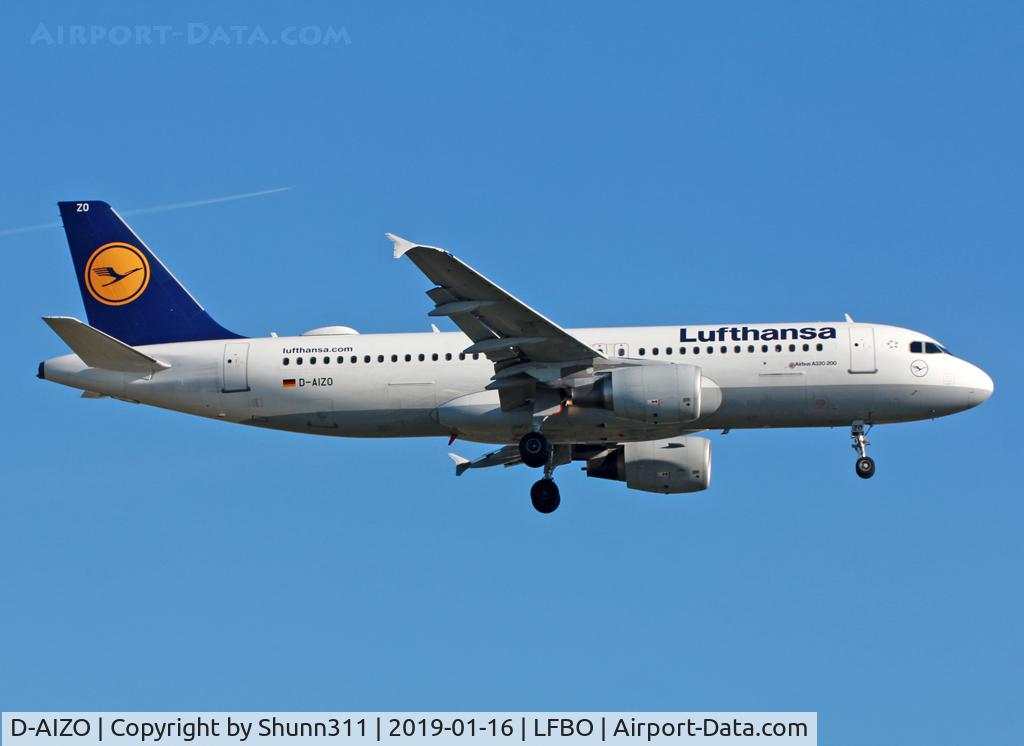 D-AIZO, 2012 Airbus A320-214 C/N 5441, Landing rwy 14R... Wifi pod mounted...