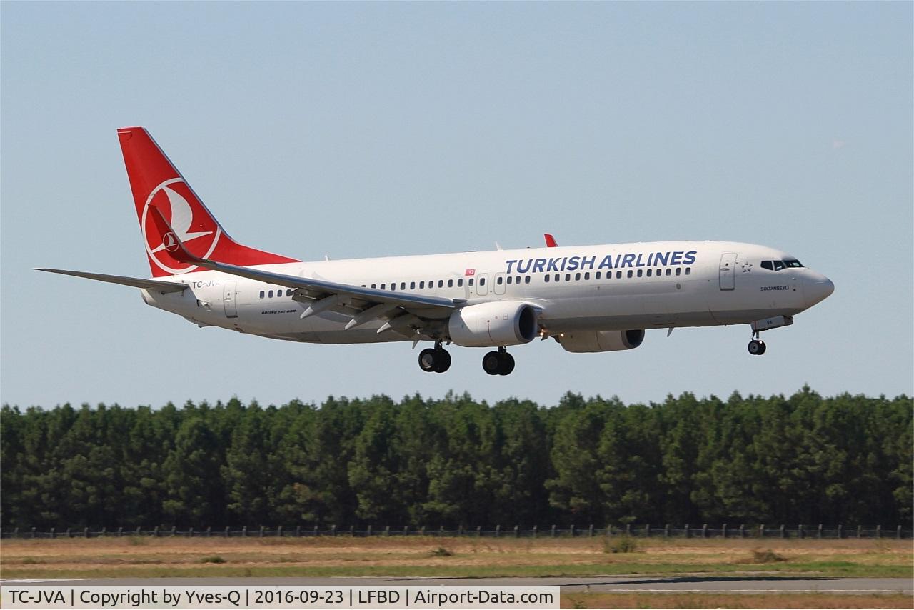 TC-JVA, 2014 Boeing 737-8F2 C/N 40988, Boeing 737-8F2, Short approach rwy 05, Bordeaux Mérignac airport (LFBD-BOD)