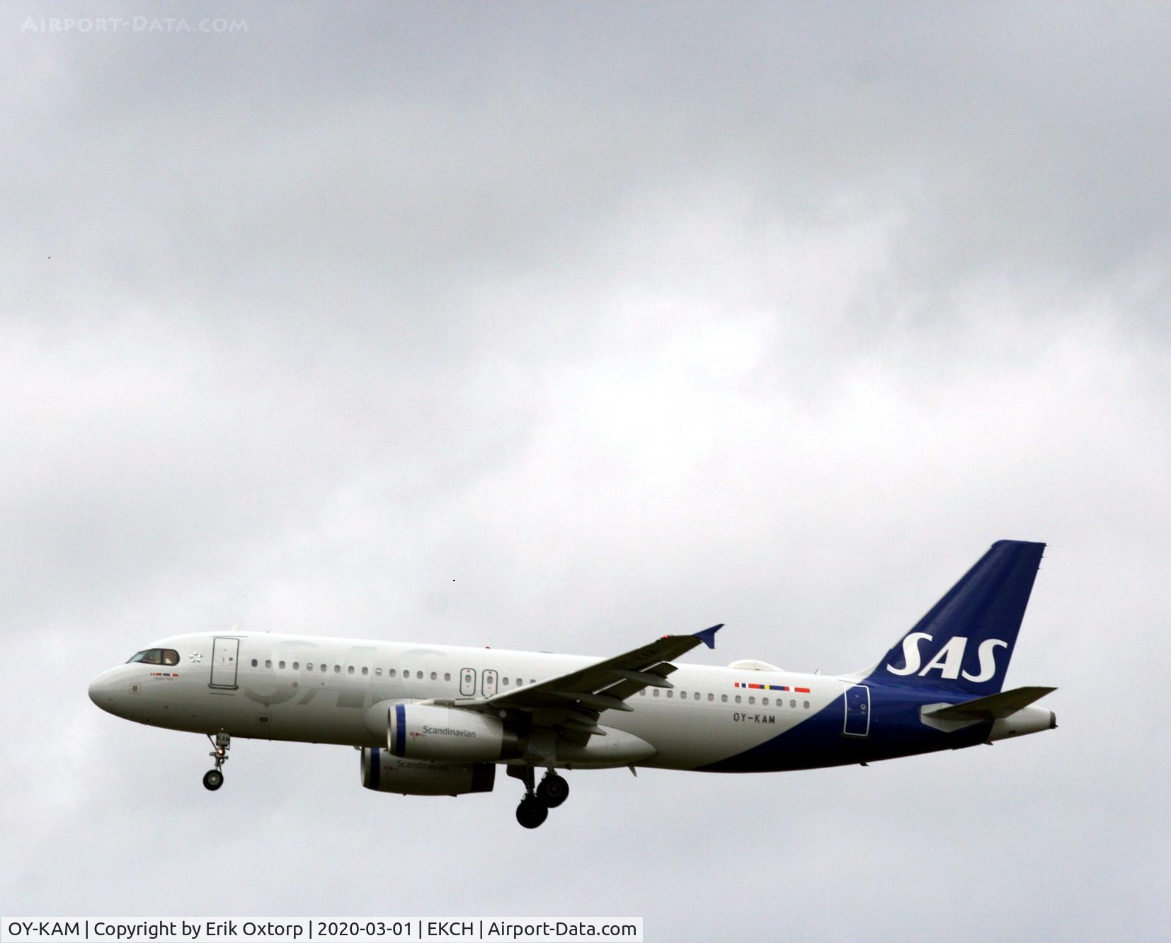 OY-KAM, 2006 Airbus A320-232 C/N 2911, Landing rw 22L