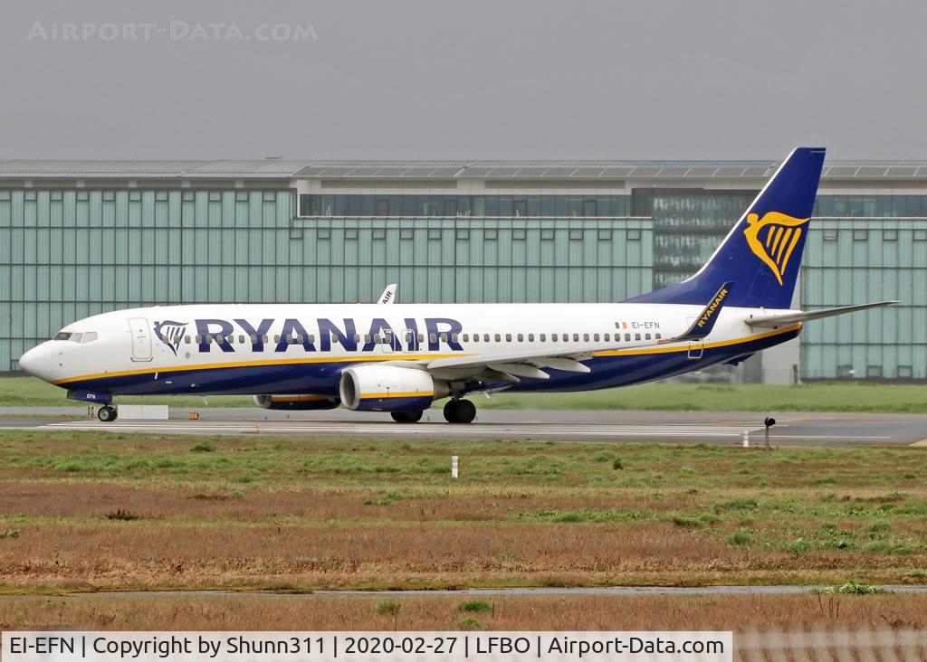 EI-EFN, 2009 Boeing 737-8AS C/N 37538, Lining up rwy 32R for departure...