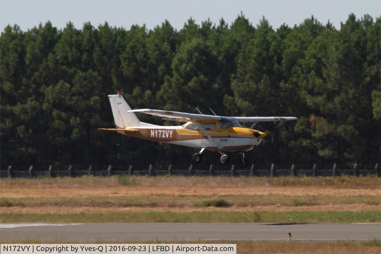 N172VY, 1963 Cessna 172D C/N 17250568, Cessna 172D Skyhawk, On final rwy 05, Bordeaux Mérignac airport (LFBD-BOD)