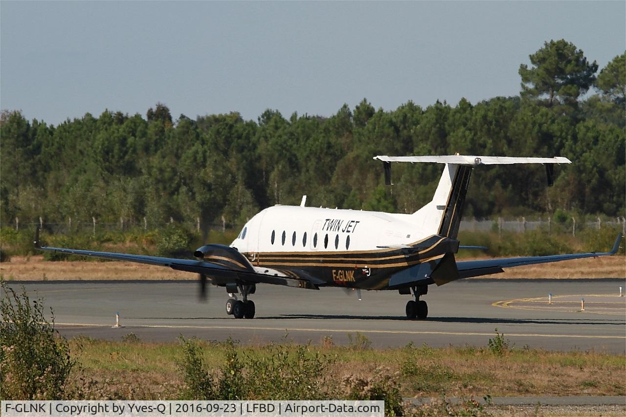 F-GLNK, 1997 Beech 1900D C/N UE-269, Beech 1900D, Lining up rwy 05, Bordeaux Mérignac airport (LFBD-BOD)