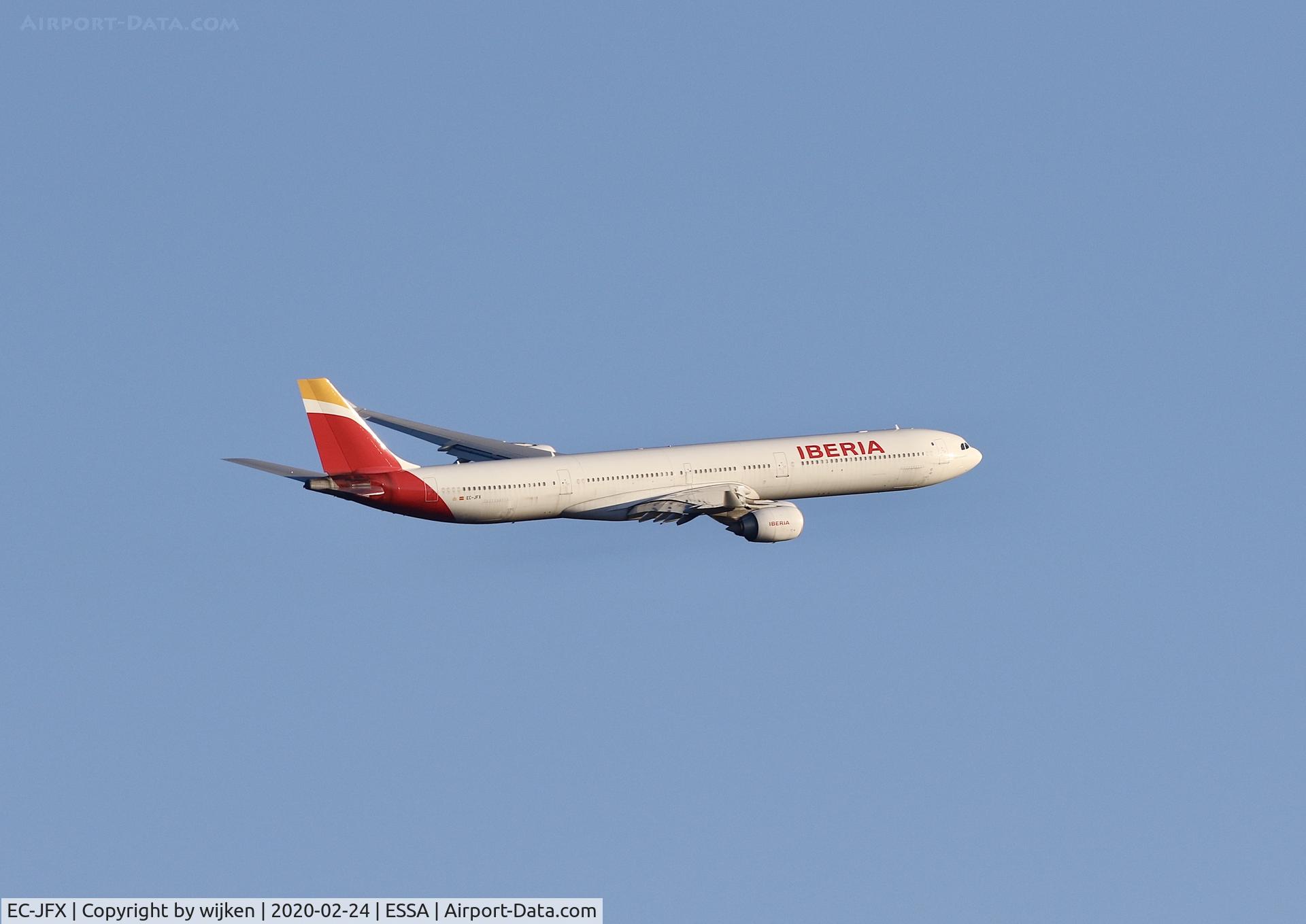 EC-JFX, 2005 Airbus A340-642 C/N 672, RWY 19R