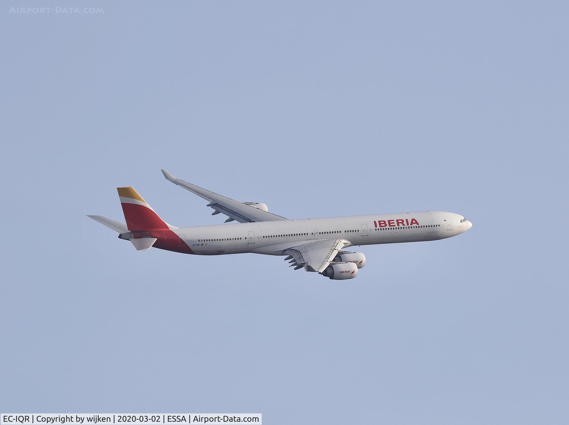 EC-IQR, 2002 Airbus A340-642 C/N 460, RWY 19R