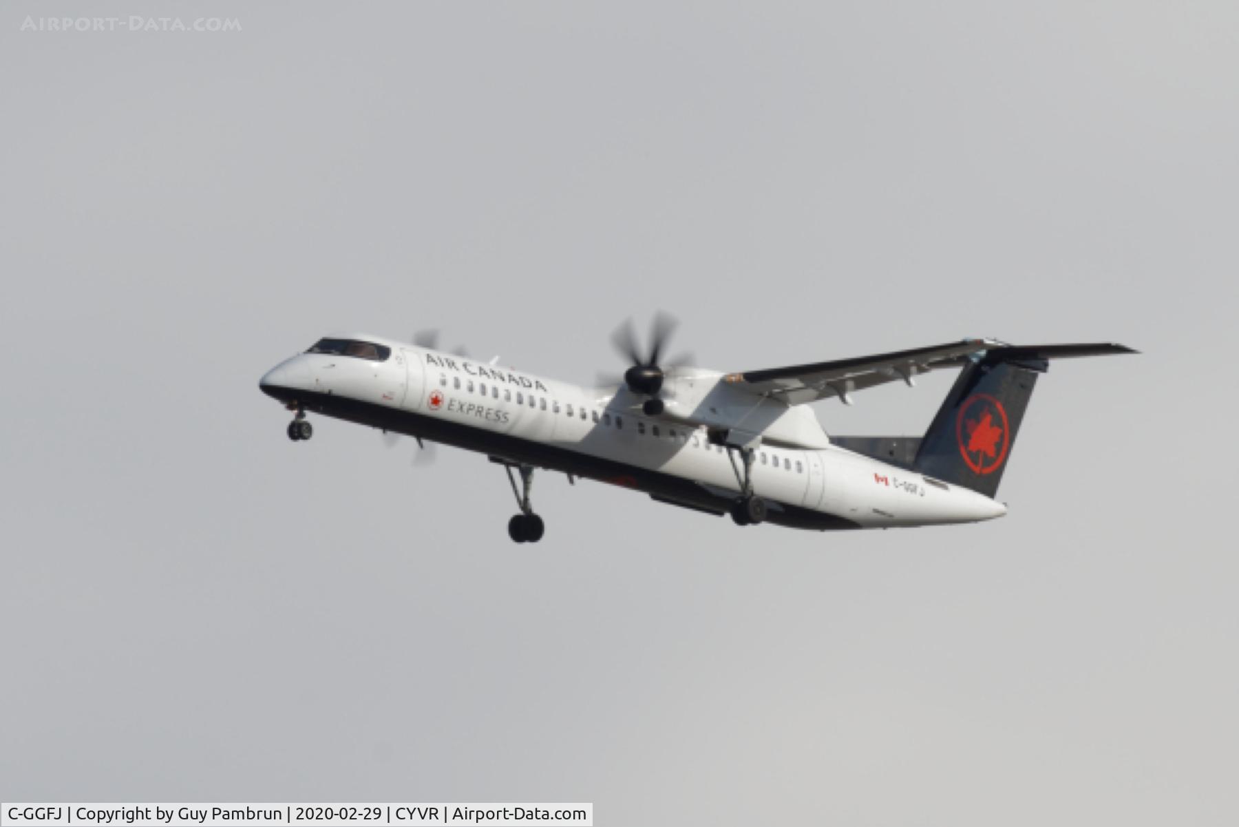 C-GGFJ, 2012 De Havilland Canada DHC-8-402 Dash 8 C/N 4436, Landing