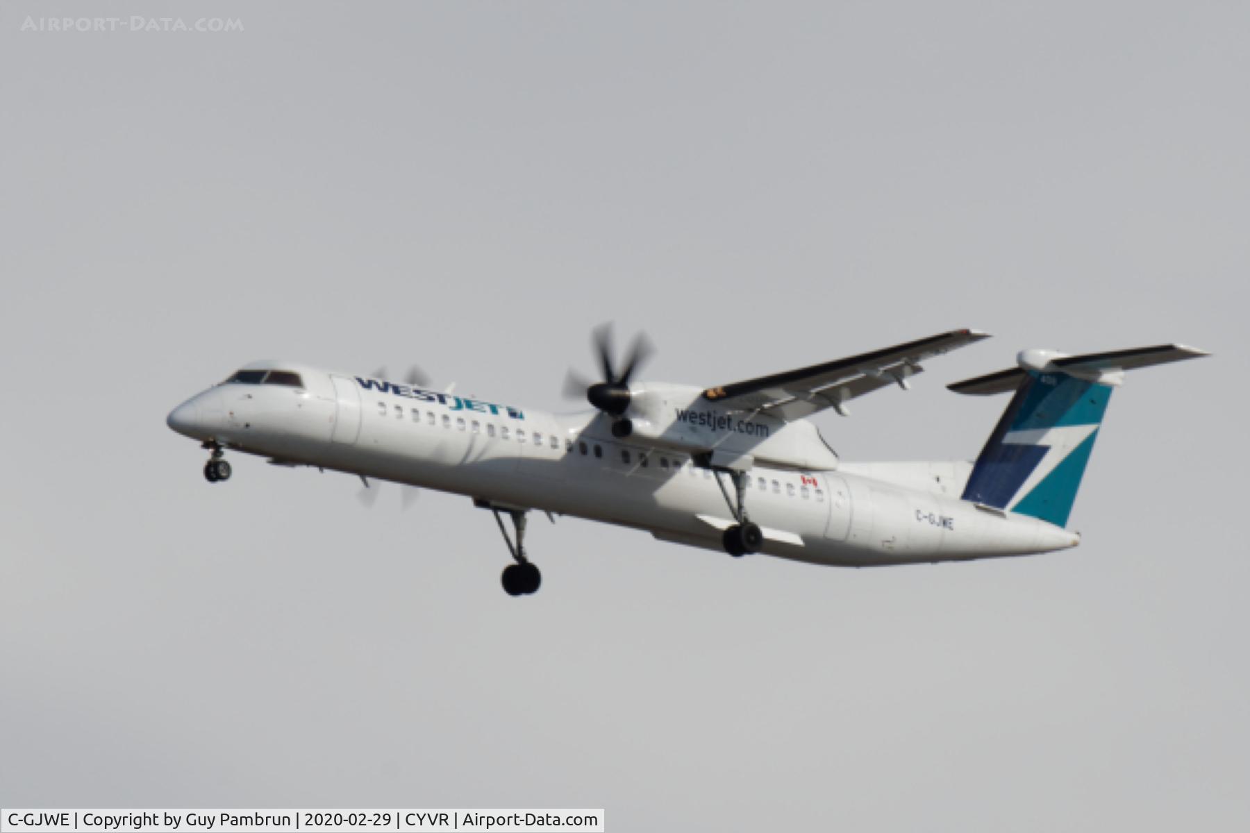 C-GJWE, 2013 De Havilland Canada DHC-8-402Q Dash 8 C/N 4460, Landing
