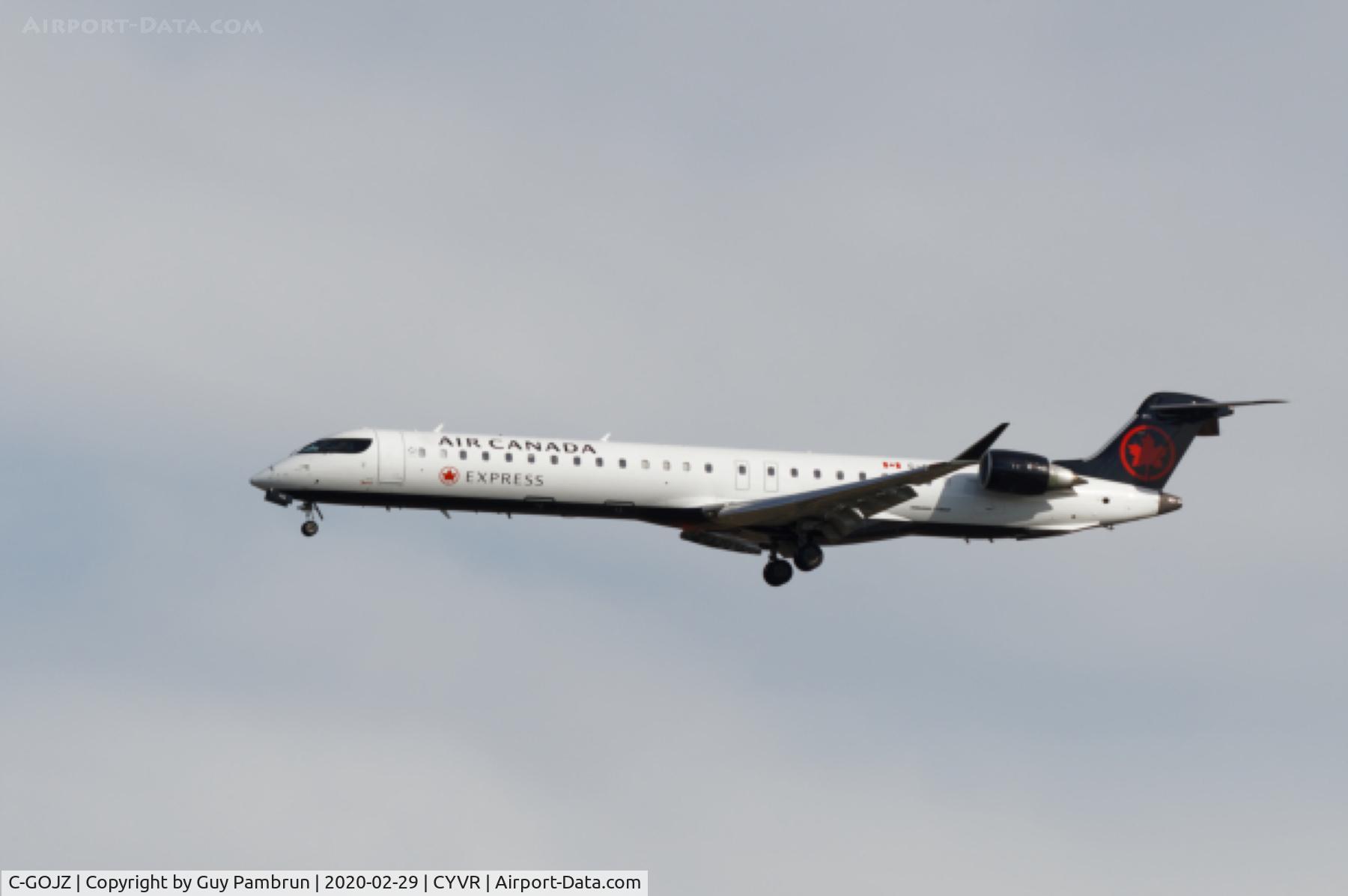 C-GOJZ, 2005 Canadair CRJ-705ER (CL-600-2D15) Regional Jet C/N 15053, Landing