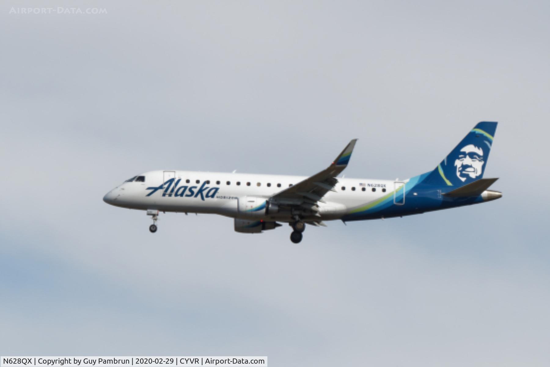 N628QX, 2017 Embraer 175LR (ERJ-170-200LR) C/N 17000680, Landing