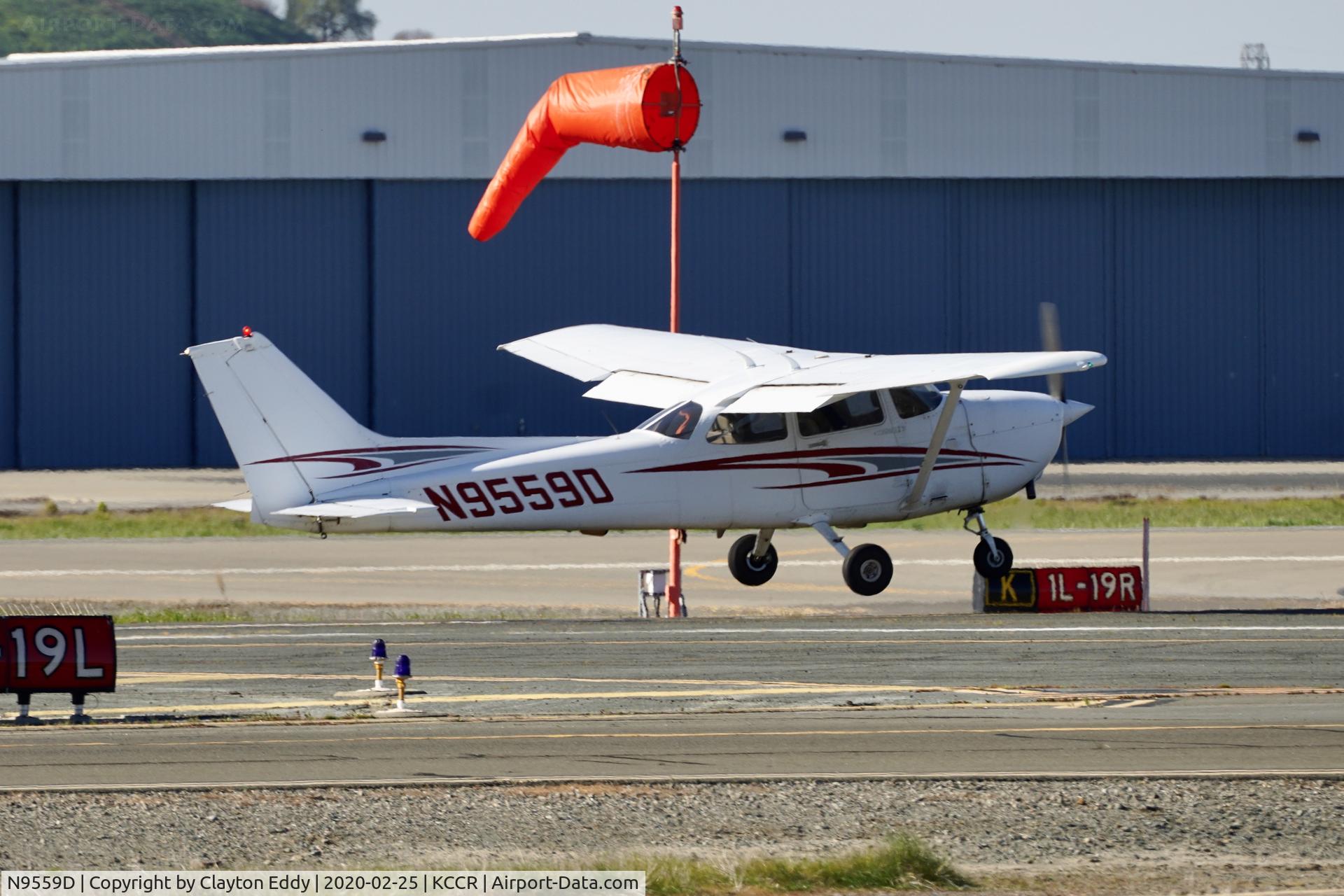 N9559D, 1999 Cessna 172R C/N 17280488, Buchanan Field Concord California 2020.