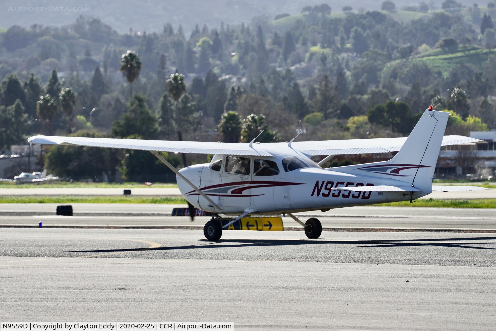 N9559D, 1999 Cessna 172R C/N 17280488, Buchanan Field Concord California 2020.