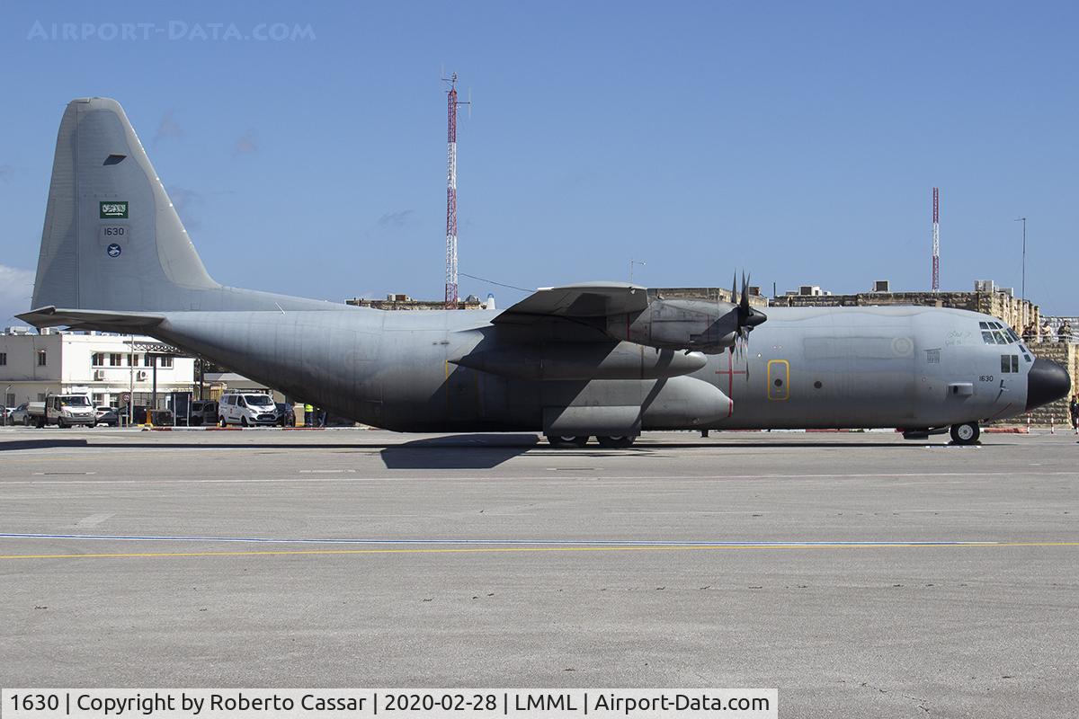 1630, 1990 Lockheed C-130H-30 Hercules C/N 382-5211, Park 2