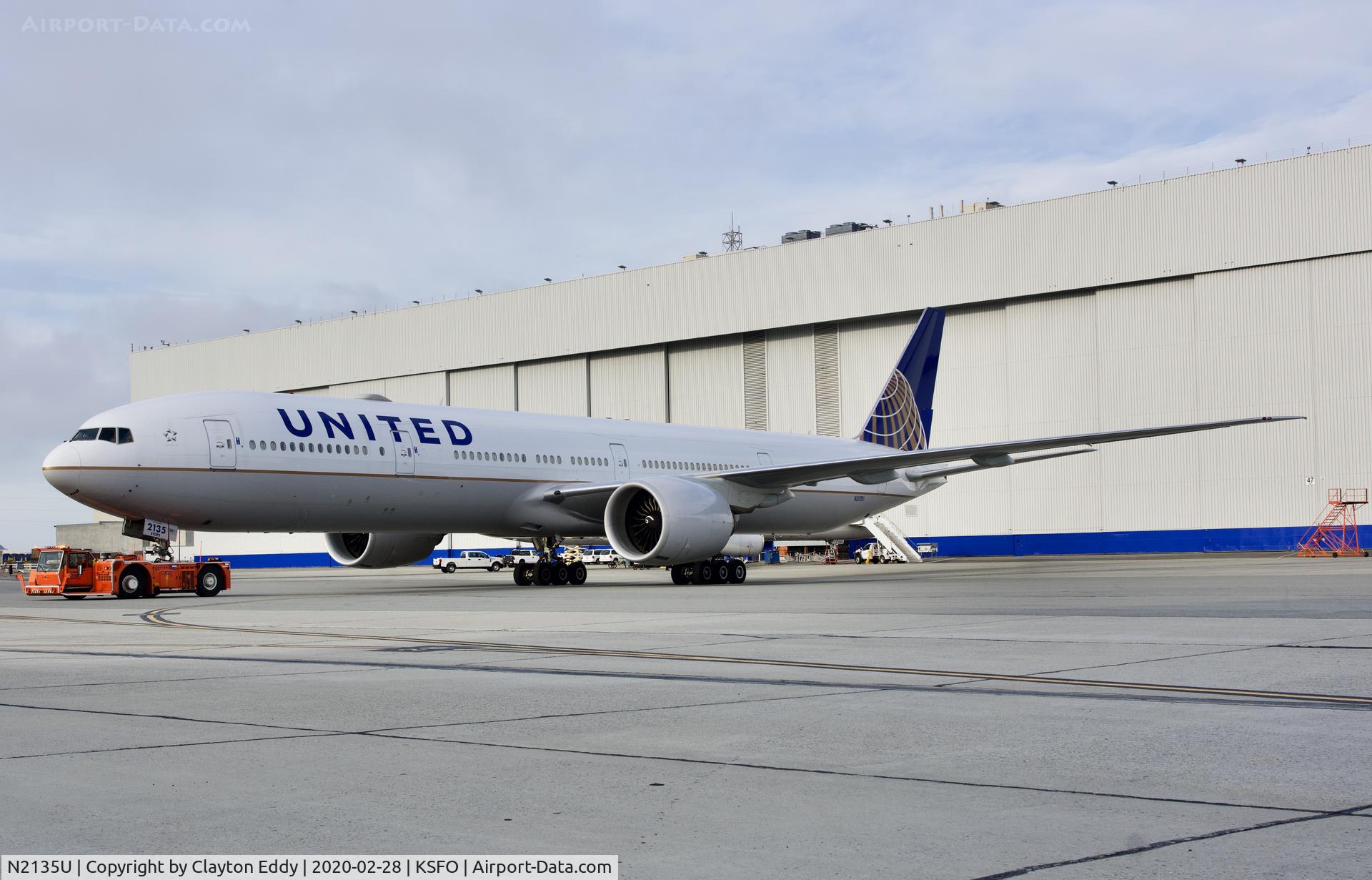 N2135U, 2017 Boeing 777-300/ER C/N 62646, SFO 2020.