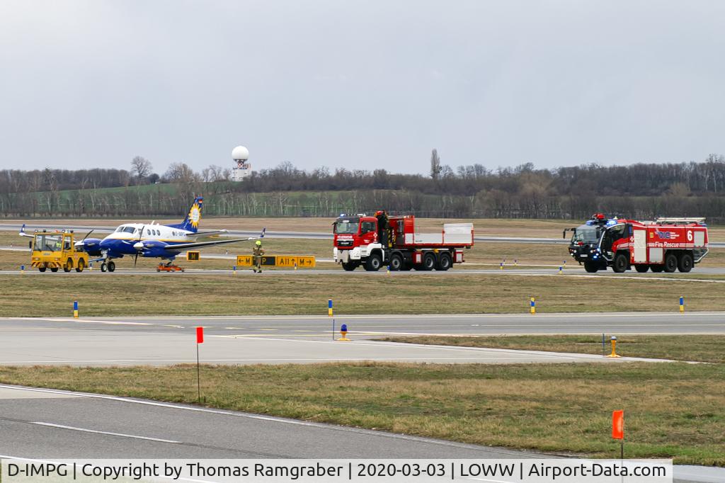 D-IMPG, 2018 Beechcraft C90GTx King Air C/N LJ-2158, private Beechcraft C90GTx King Air (with left main gear Problem)