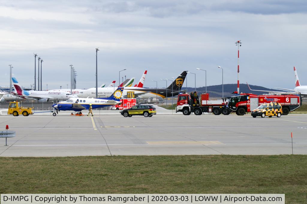 D-IMPG, 2018 Beechcraft C90GTx King Air C/N LJ-2158, private Beechcraft C90GTx King Air (with left main gear problem)