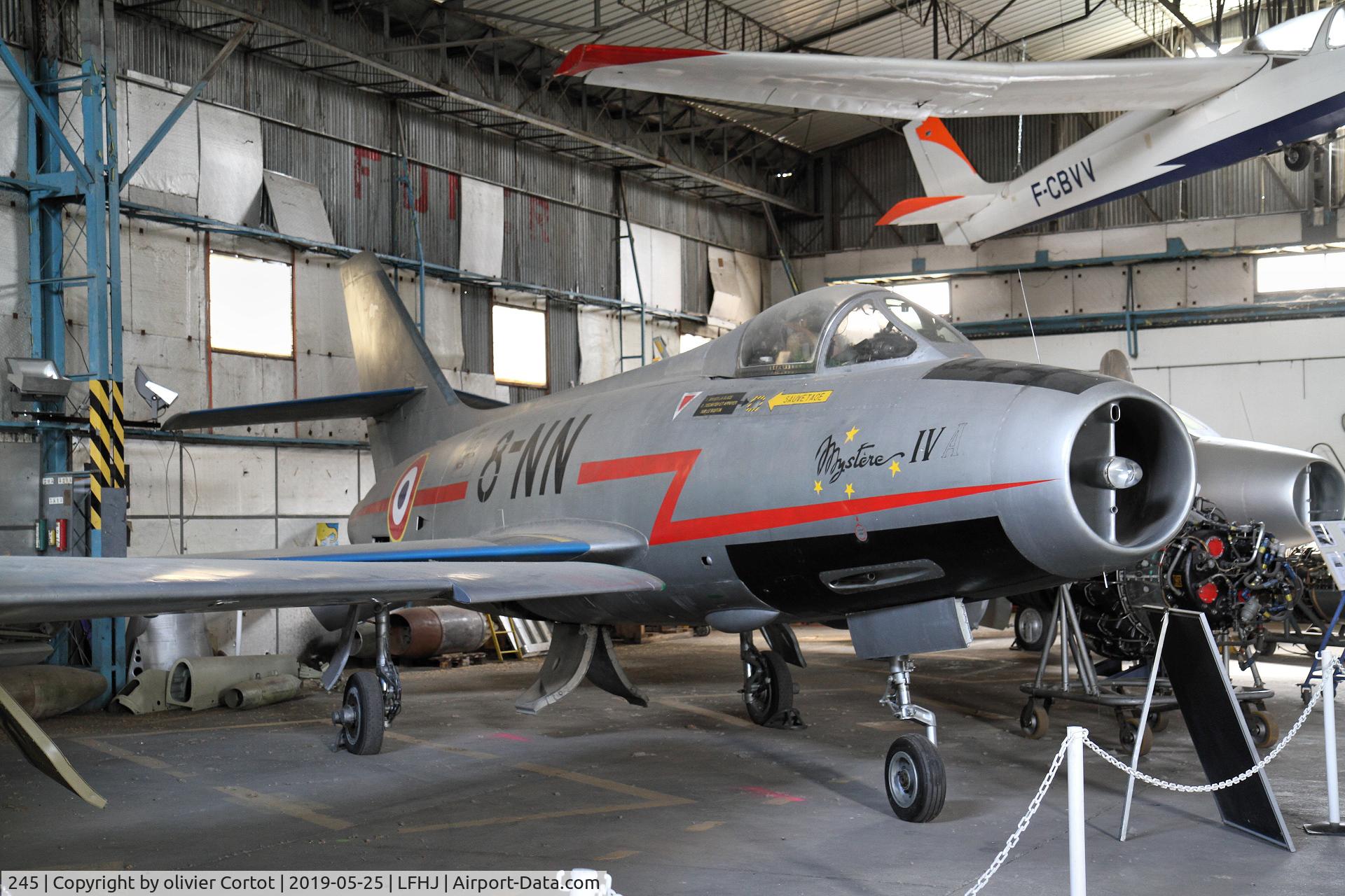 245, Dassault Mystere IVA C/N 245, the right side