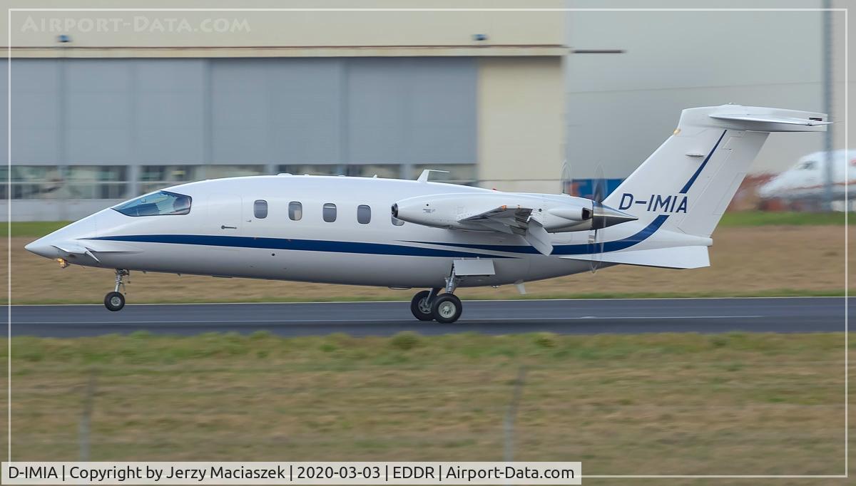 D-IMIA, 2011 Piaggio P-180 Avanti C/N 1211, Piaggio P-180 Avant