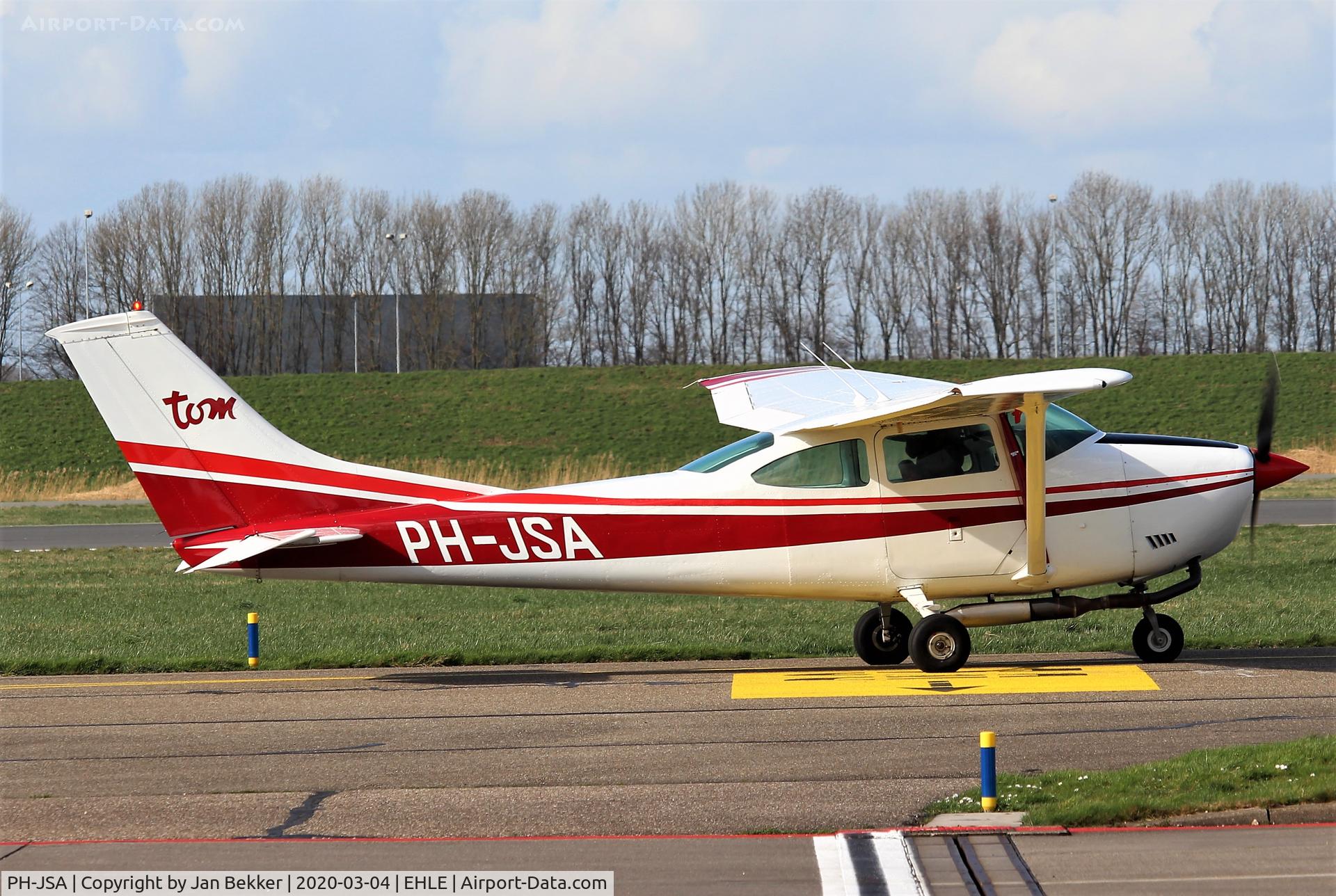 PH-JSA, 1970 Cessna 182N Skylane C/N 18260367, Lelystad Airport