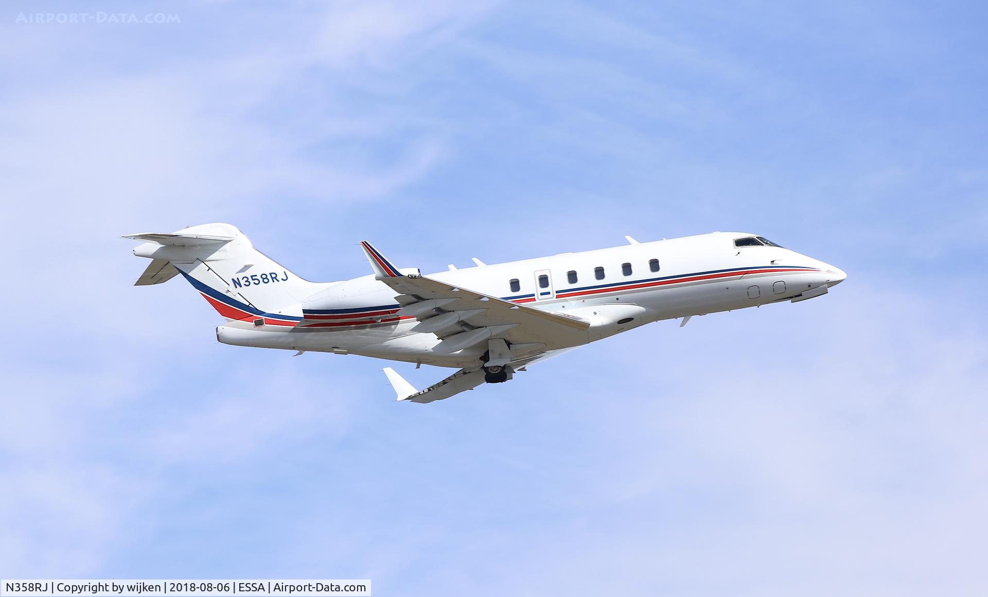 N358RJ, 2006 Bombardier Challenger 300 (BD-100-1A10) C/N 20098, RWY 19L