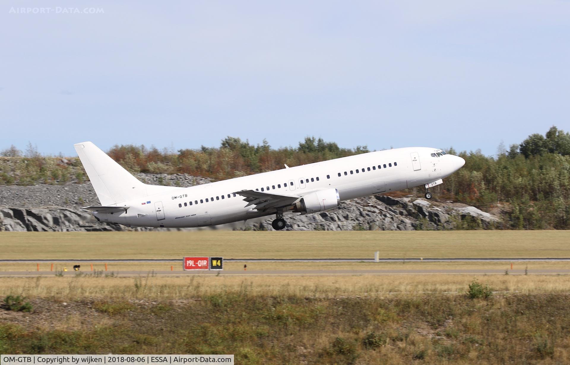 OM-GTB, 1997 Boeing 737-49R C/N 28882, RWY 19L