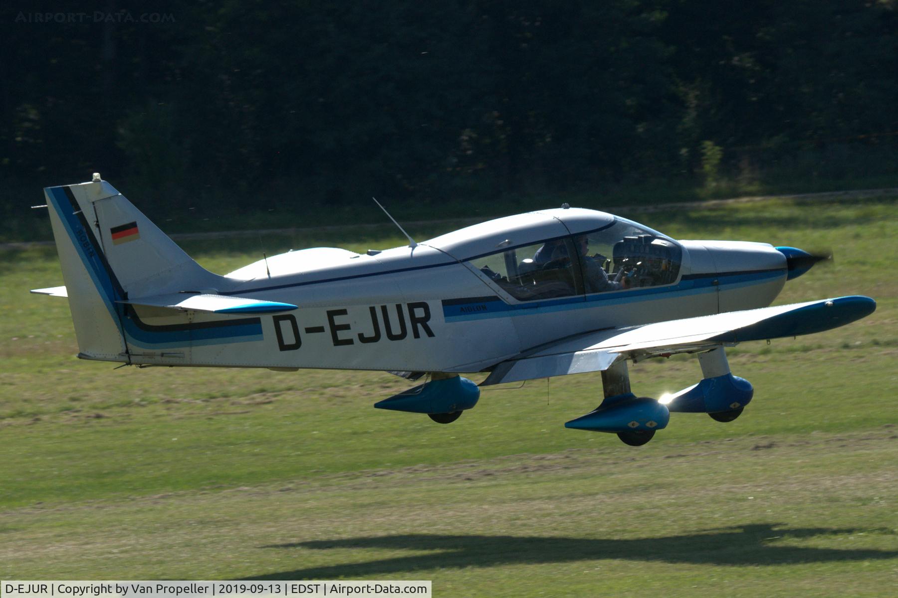 D-EJUR, 1980 Robin R-1180TD II Aiglon C/N 267, Robin R.1180TD Aiglon II landing at Hahnweide airfield, Germany. OTT 2019