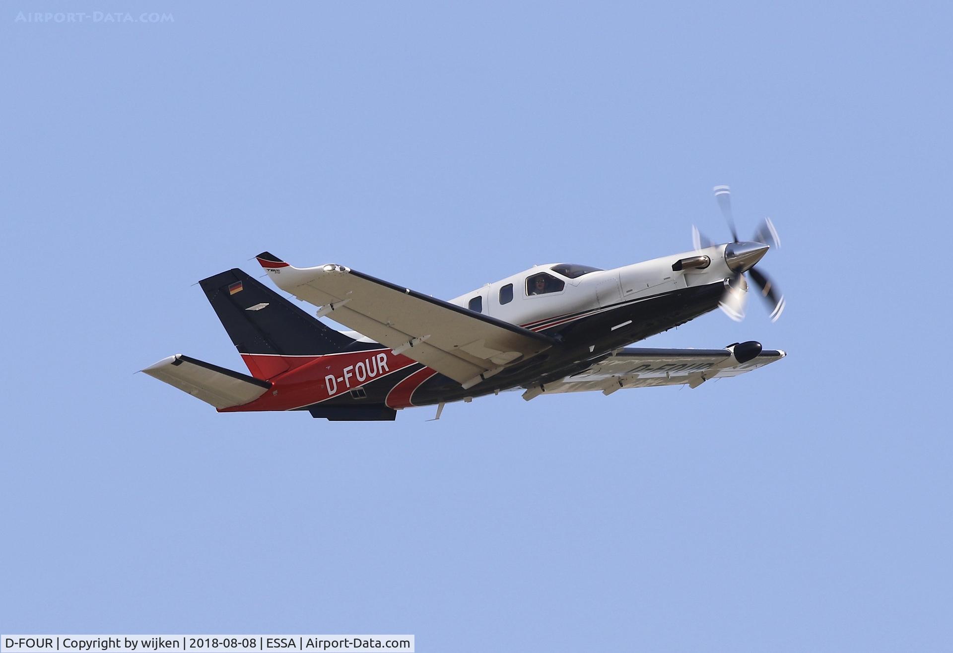 D-FOUR, Socata TBM-700N (TBM-900) C/N 1116, RWY 19L