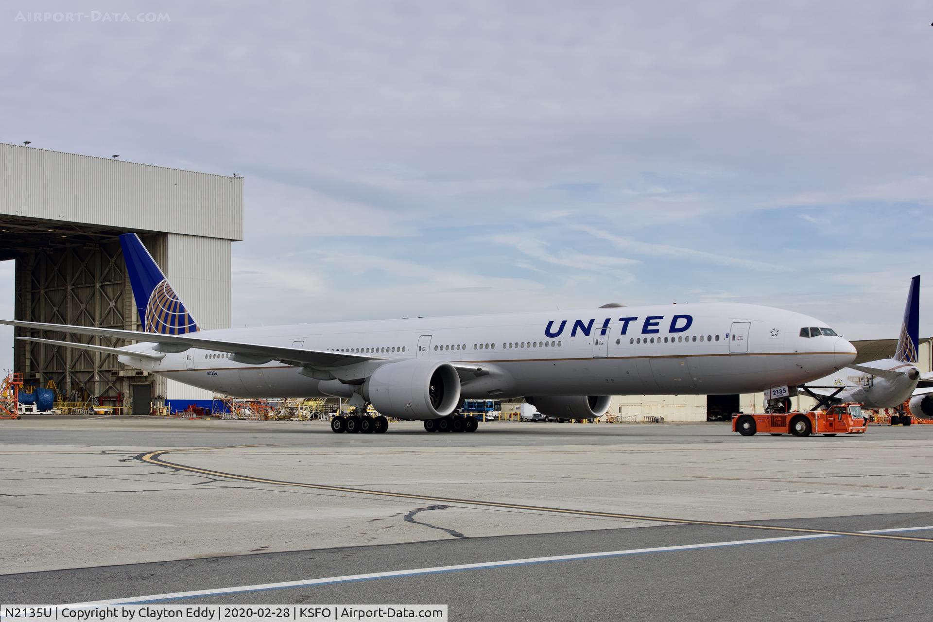 N2135U, 2017 Boeing 777-300/ER C/N 62646, SFO 2020.