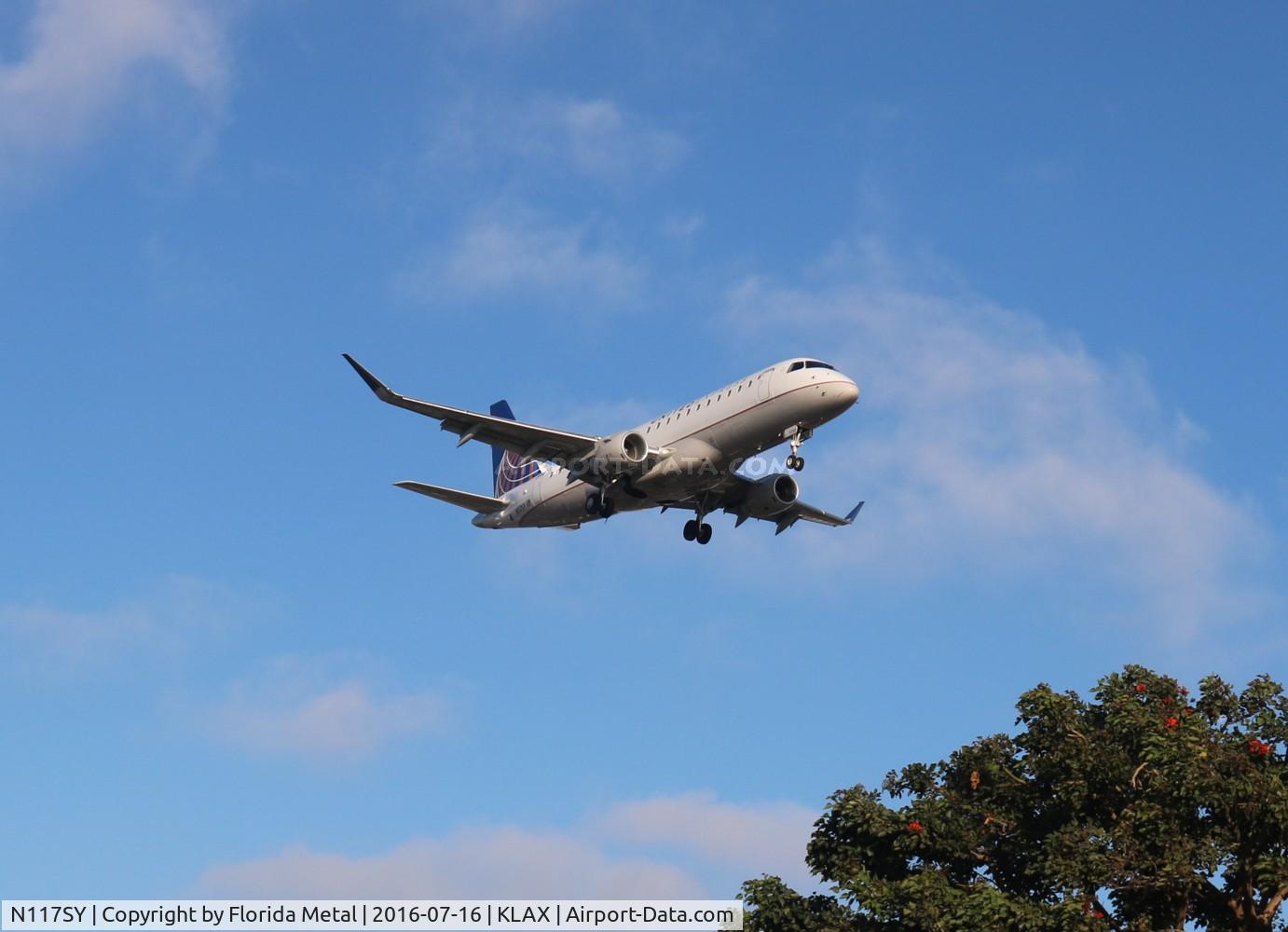 N117SY, 2014 Embraer 175LR (ERJ-170-200LR) C/N 17000416, LAX 2016