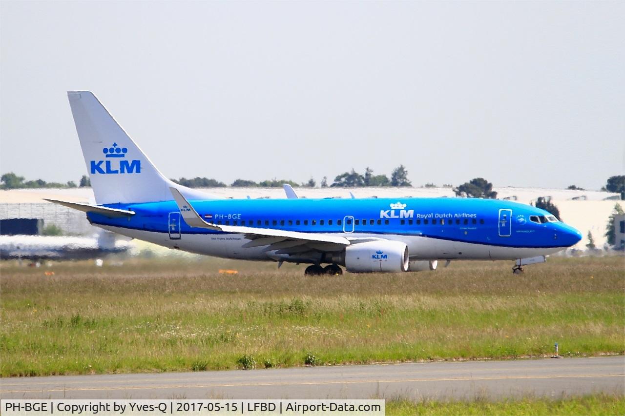 PH-BGE, 2008 Boeing 737-7K2 C/N 30371, Boeing 737-7K2, Taxiing to boarding ramp, Bordeaux Mérignac airport (LFBD-BOD)