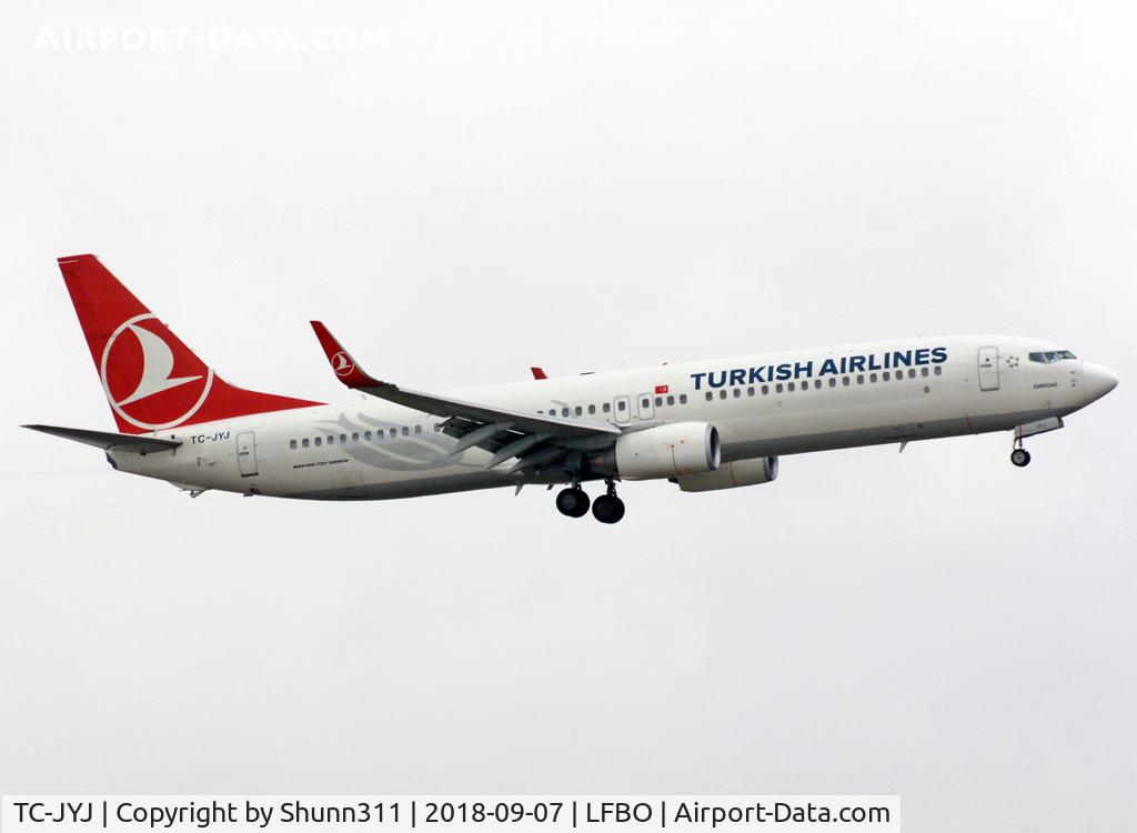 TC-JYJ, 2013 Boeing 737-9F2/ER C/N 40986, Landing rwy 32L