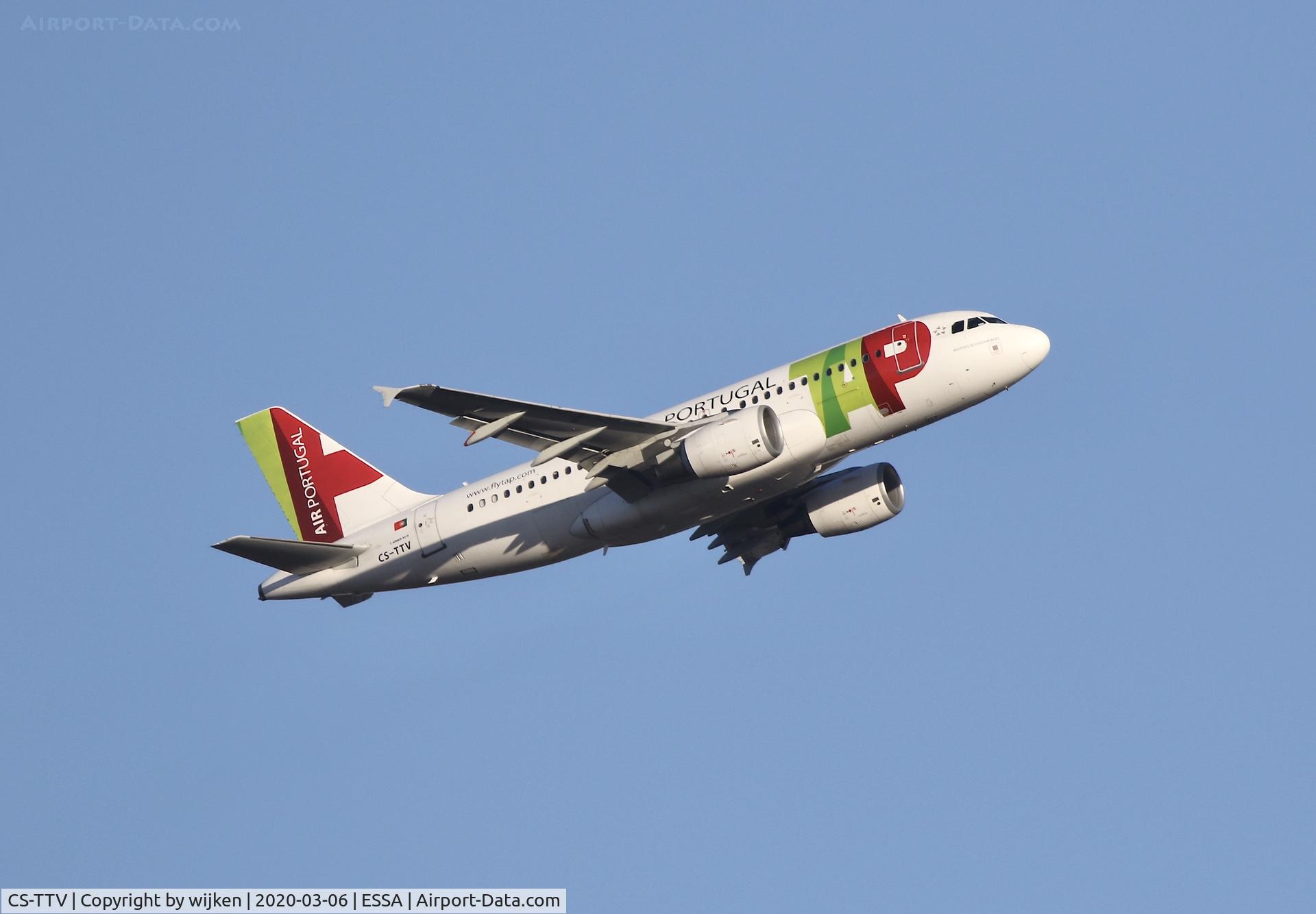 CS-TTV, 2002 Airbus A319-112 C/N 1718, RWY 19R