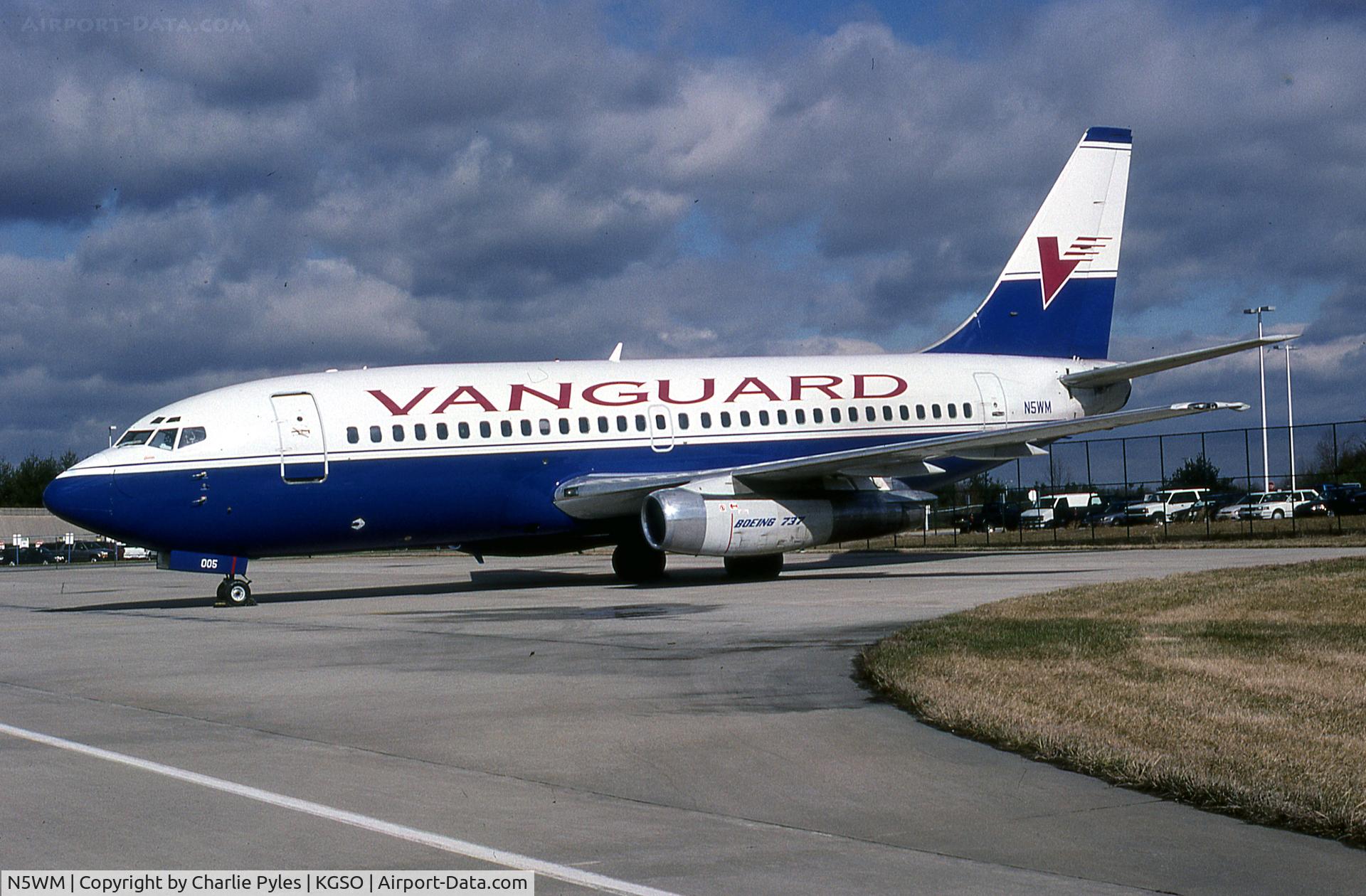 N5WM, 1982 Boeing 737-297 C/N 22629, At Greensboro during TDY