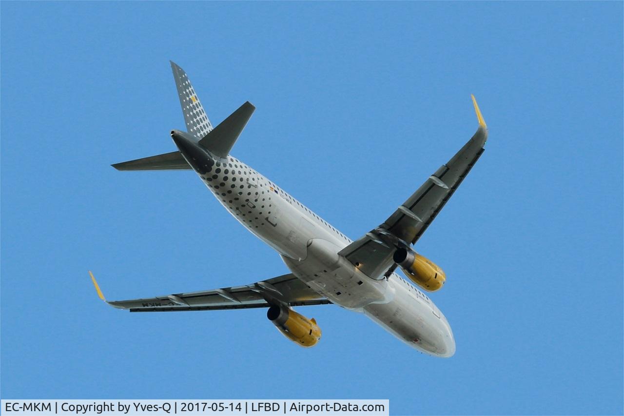 EC-MKM, 2016 Airbus A320-232 C/N 7017, Airbus A320-232, Climbing from rwy 05, Bordeaux-Mérignac airport (LFBD-BOD)